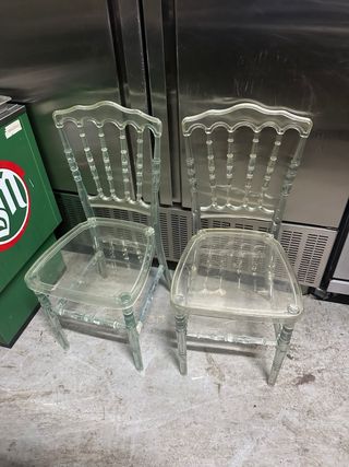 2 Sillas Transparentes de Plástico