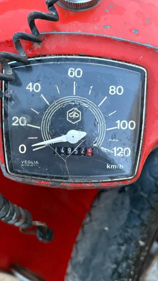 Vespa Primavera-PK 75 Roja año 1981 Km 14.000