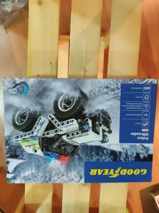 Goodyear Police Offroader Car (sin abrir)