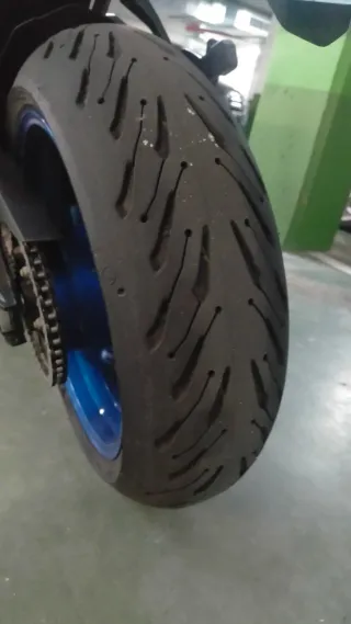 Suzuki GSX S1000 GT Azul