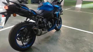 Suzuki GSX S1000 GT Azul