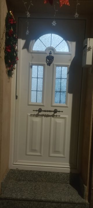 Puerta aluminio blanca