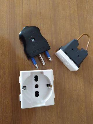 Lotto accessori prese e pulsante elettrici nuovi