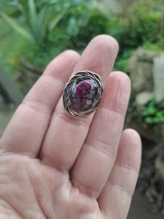 Anillo ajustable pétalos de buganvilla e hibisco