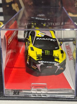 Scalextric Audi R8 LMS GT3