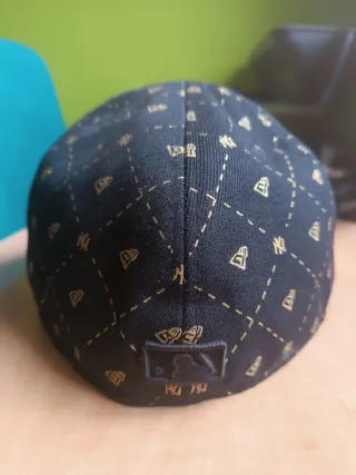 Gorra New Era NY Yankees Negra y Dorada