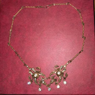 Set di Gioielli Antico con Pietre Preziose