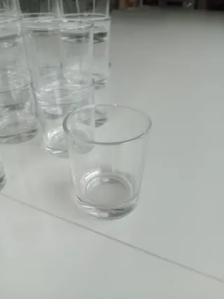 Juego de 24 vasos de cristal