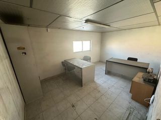 Alquiler de nave com puente grua y patio trasero