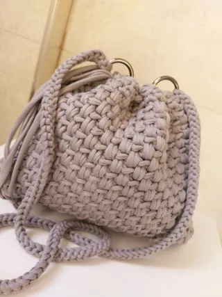 Borsa secchiello grigia fatta a mano