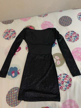 Vestido negro brillante manga larga