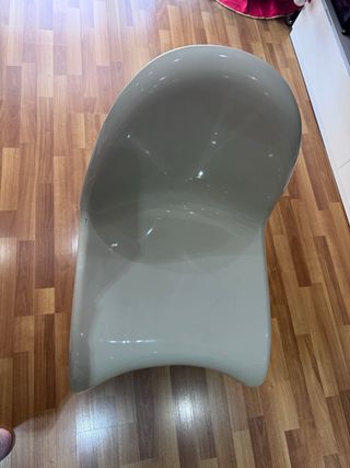 6 Sillas Panton blancas y negras de plástico