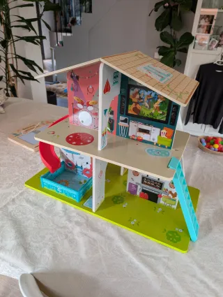 Casa de Muñecas de madera - Hape Rock & Slide