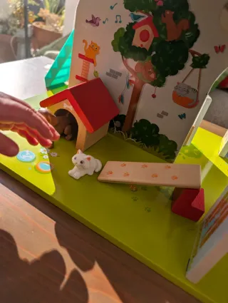 Casa de Muñecas de madera - Hape Rock & Slide