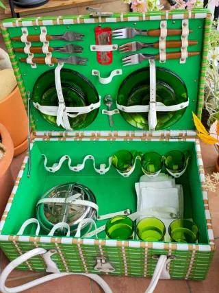 Cesta Picnic Vintage Años 60 mimbre verde y blanco