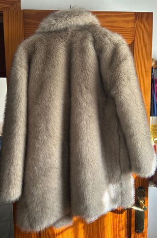 Abrigo pelo beige