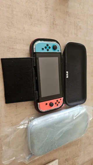 Nintendo Switch Blu e Rosso Neon