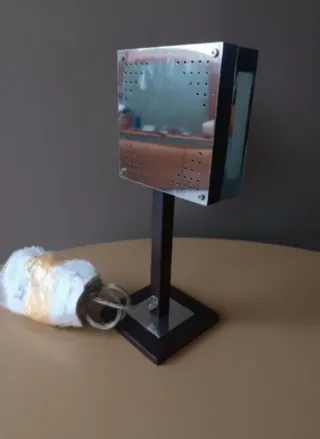 Lámpara de mesa moderna