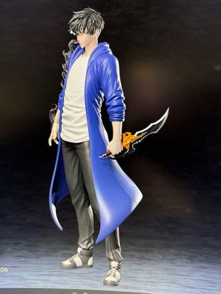 Figura Jinwoo Sung Solo Leveling tamaño real