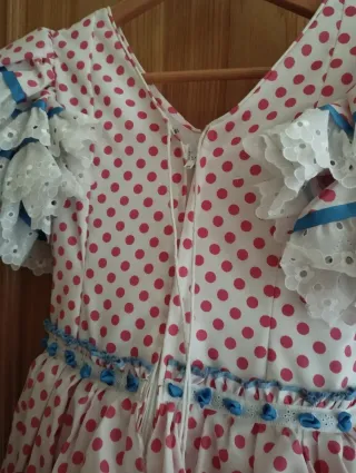 Traje de flamenca rosa, blanco