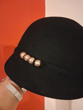 Cappello donna nero con perle