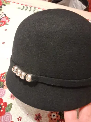 Cappello donna nero con perle