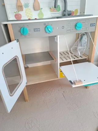 Cocinita de madera infantil