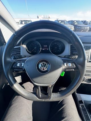 VW Golf Sportsvan Advance 125cv gasolina