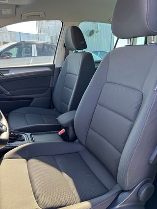 VW Golf Sportsvan Advance 125cv gasolina