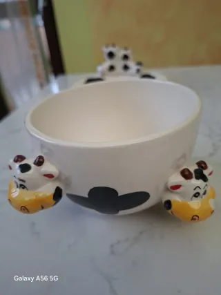 Tazza e piattino in porcellana a tema mucca