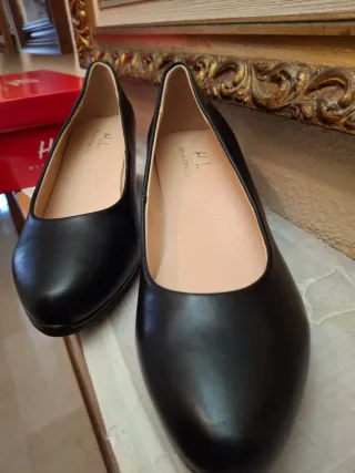 Zapatos de salón H.L. negros, nuevos