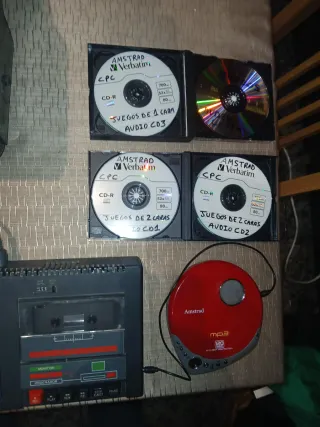 Amstrad CPC 464 con CD-ROM, cintas y tablet
