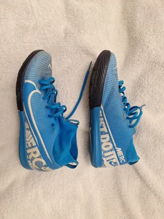 Botas de fútbol sala Nike azules talla 38