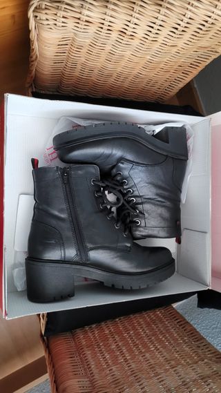 Botines de piel negros fabricados en España