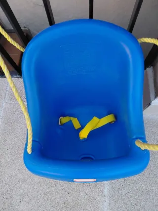 Columpio infantil azul con cinturón