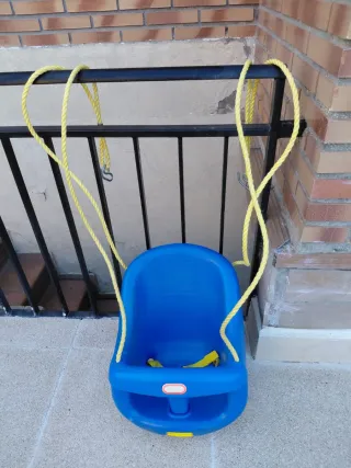 Columpio infantil azul con cinturón