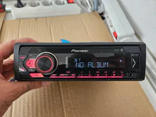 Radio Pioneer MVH-S310BT Bluetooth.