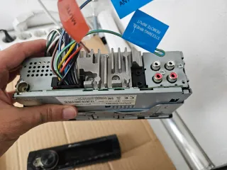 Radio Pioneer MVH-S310BT Bluetooth.