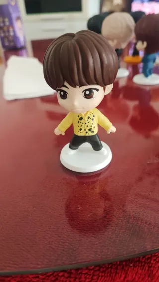Figura Jin Tiny Tan BTS McDonald's Morada