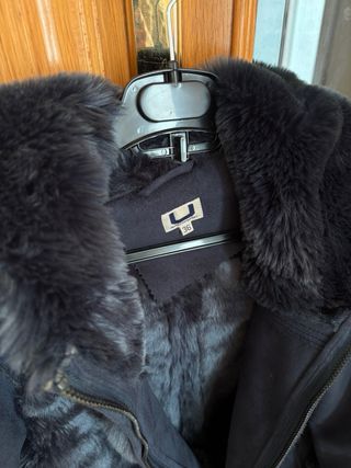 Abrigo Adolfo Dominguez pelo color azul oscuro