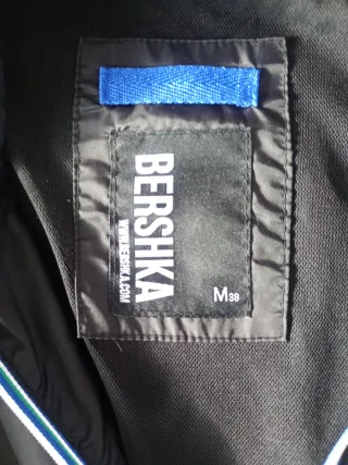 Cazadora Bershka entretiempo Talla M