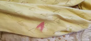 Cardigan bambina giallo con cuori