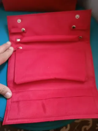 Neceser CH Carolina Herrera Rojo y Dorado