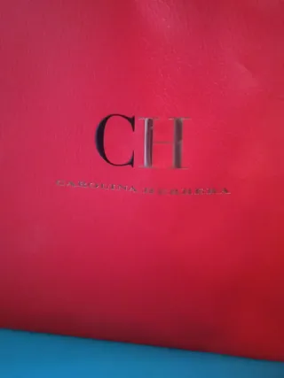 Neceser CH Carolina Herrera Rojo y Dorado