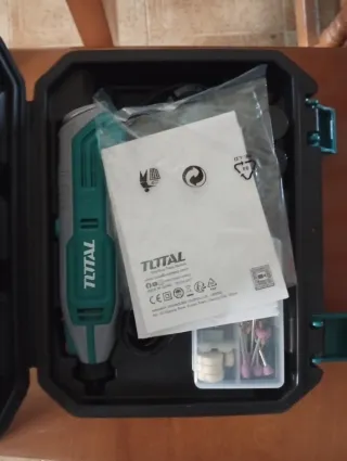 Miniamoladora TOTAL 130W + 110 Accesorios