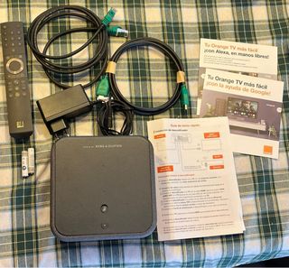 Orange Infinity HomeBox con Bang & Olufsen