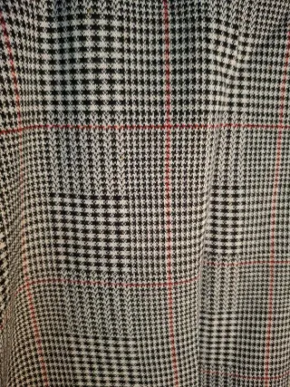 Falda corta Pull&Bear gris y roja