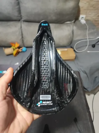 Sillín carbono Ryet 3D 243x145mm 211gr