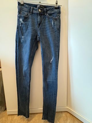Vaqueros Zara desgastados