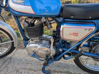 Ducati 250 Deluxe